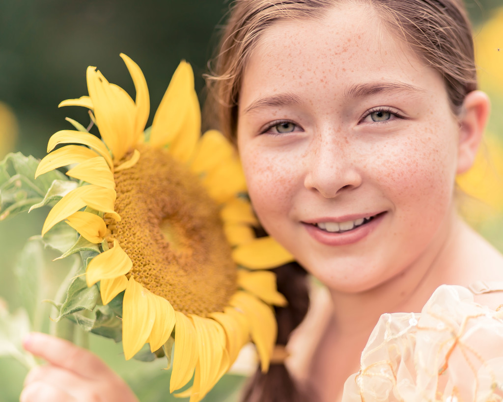 Portrait-EleanorSunflower-00975